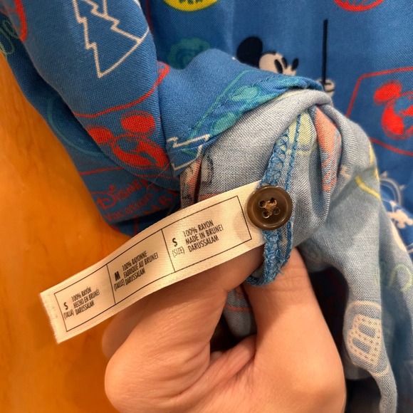 Disney Vacation Club Mickey Mouse Button Up Shirt Men's Camp Shirt - Picture 9 of 11